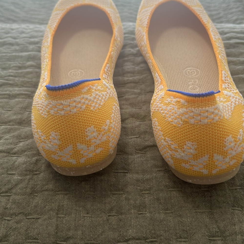 NWOB Rothy's Yellow Sunshine Daisy Print Round Toe Flats - Picture 3 of 7